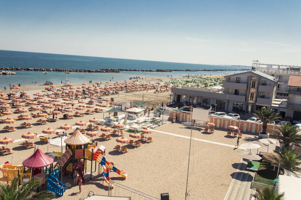 Hotel & Residence Cavalluccio Marino Rimini Extérieur photo